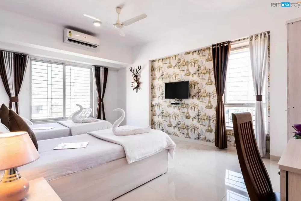 Grand Suite (5 Bedrooms) Near Airport in Mumbai