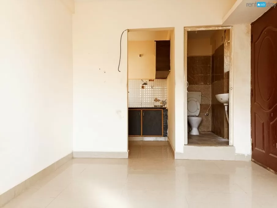 Affordable SemiFurnished Studio Flat For Bachelors In Munnekollal in Marathahalli