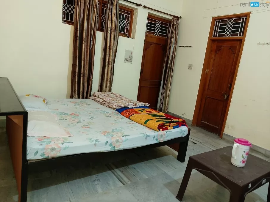 Fully furnished room and 1.5 km from centre in Kempegondanahalli