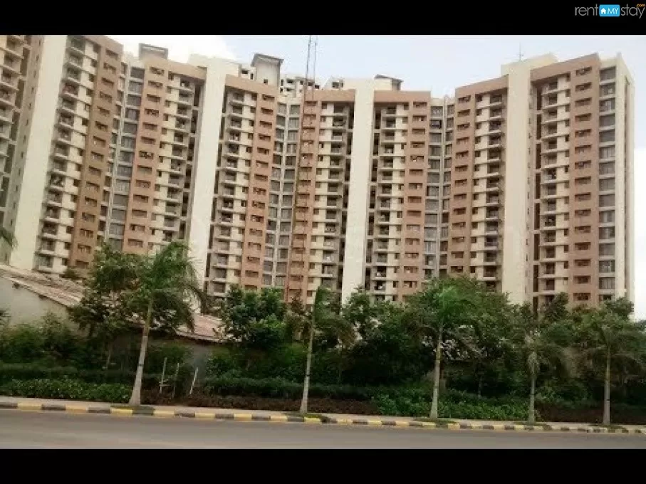 Luxury apartment, club house, sports in Thane