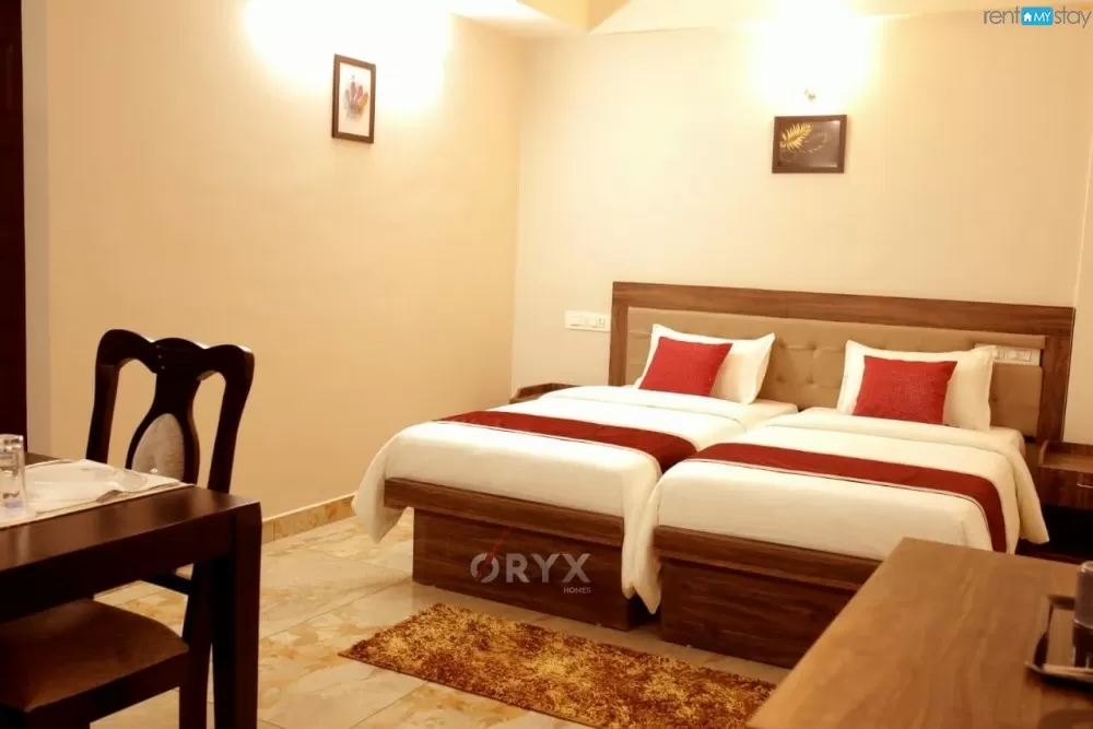 1RK studio apartment with free wifi and carparking in Wadgaon