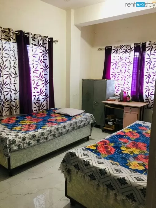 2bhk flat for bachelors in Pune