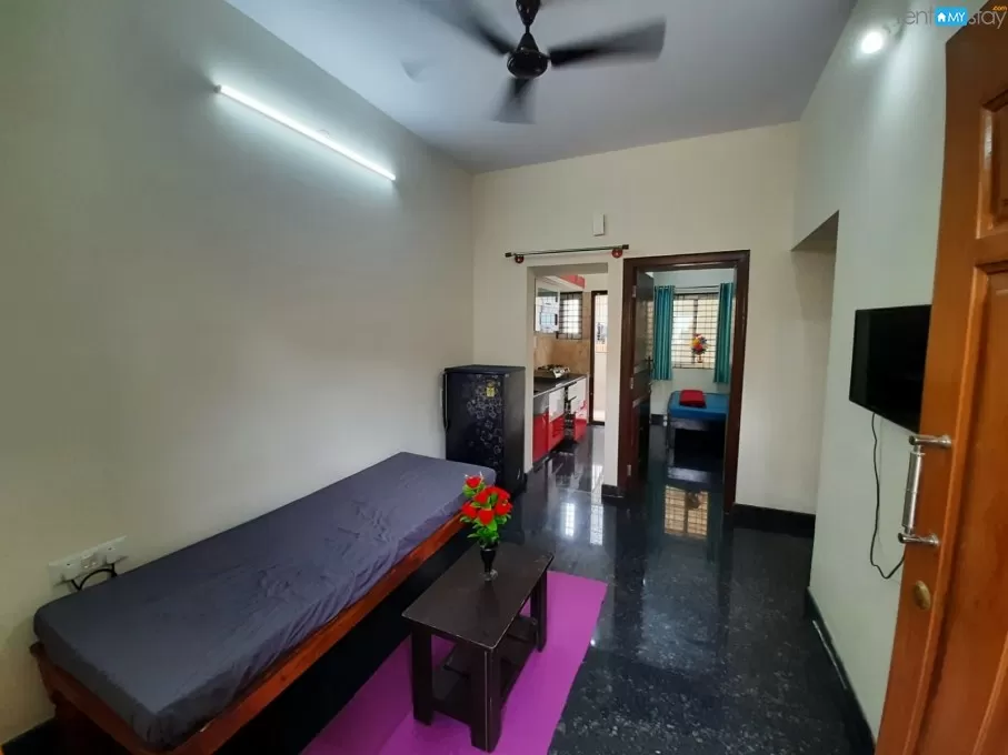 1BHK Fully Furnished Apartment For Bachelors Near Madiwala in Koramangala