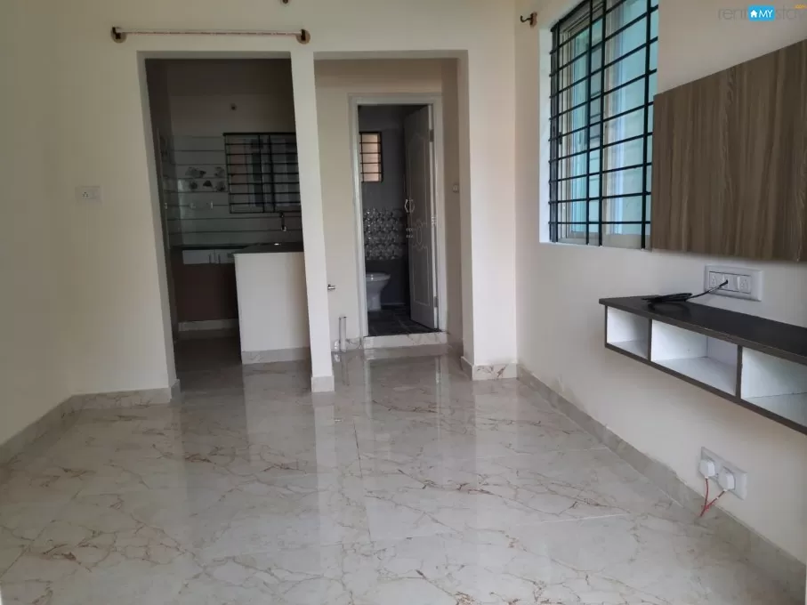 Semi Furnished Studio flat for Couples near Bellandur in HSR Layout