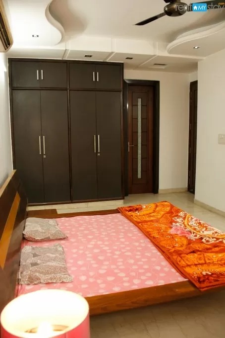 Royal Residency 4BHK Furnished Serviced Apartment-2min from Metro in New Delhi