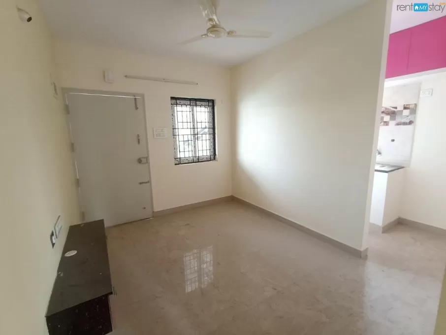 semi furnished 1bhk flat in marahathalli for rent in Marathahalli