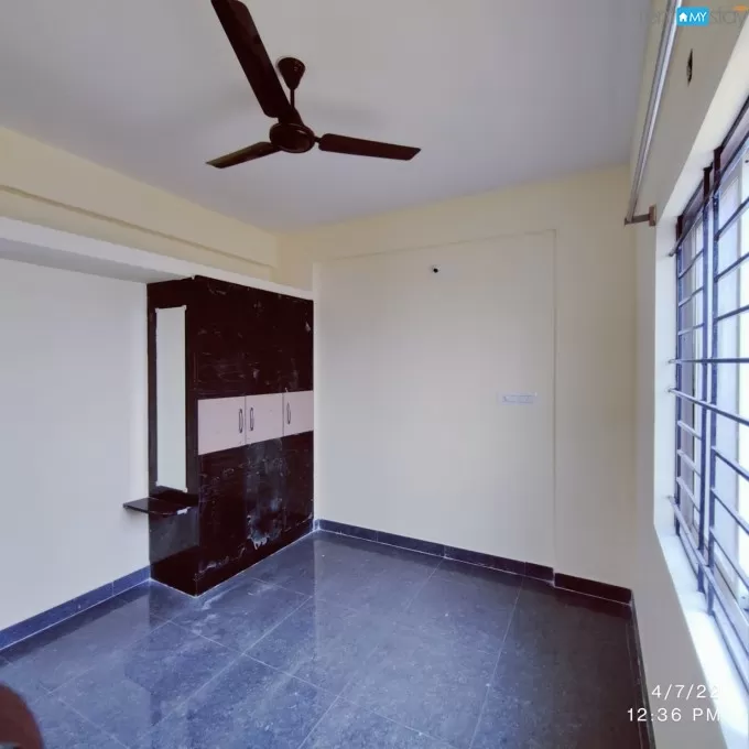 Fully furnished 1bhk flat with modern kitchen in Whitefield