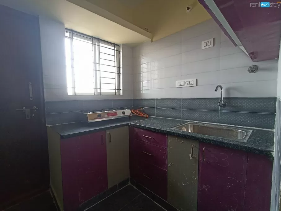 2bhk Fully Furnished couple friendly flat with modern kitchen in Whitefield