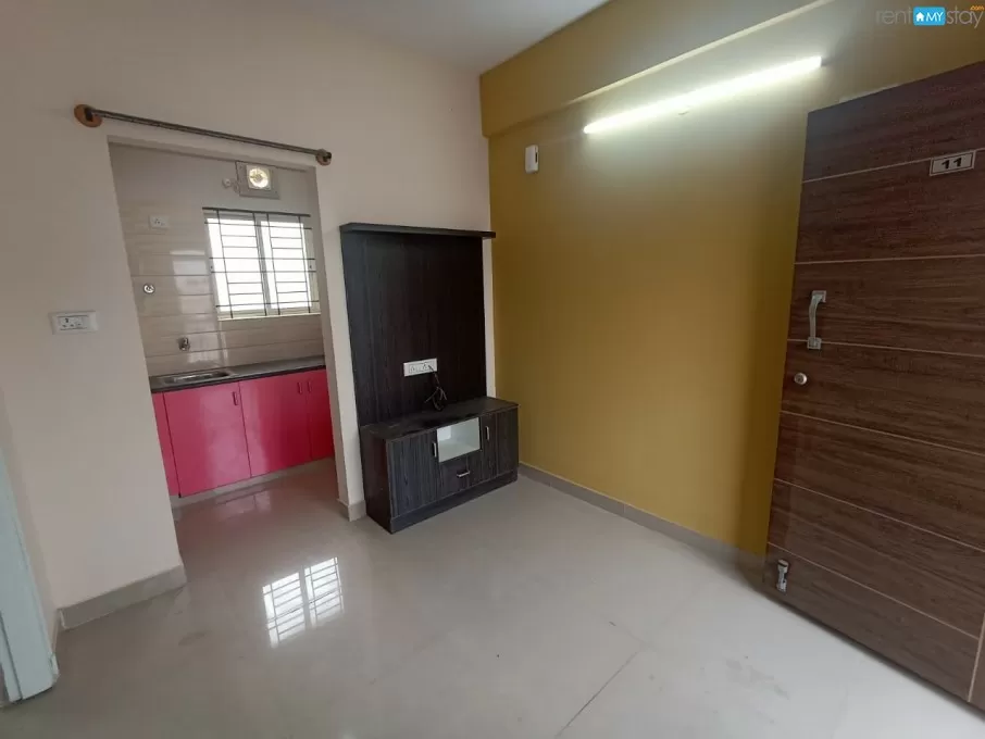 1bhk Semi furnished flat in marahathalli with modular kitchen in Marathahalli