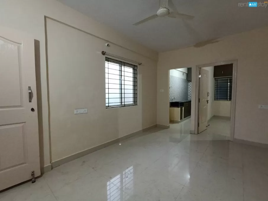 semi furnished 1bhk bachelor friendly rental flat in marathahalli in Marathahalli