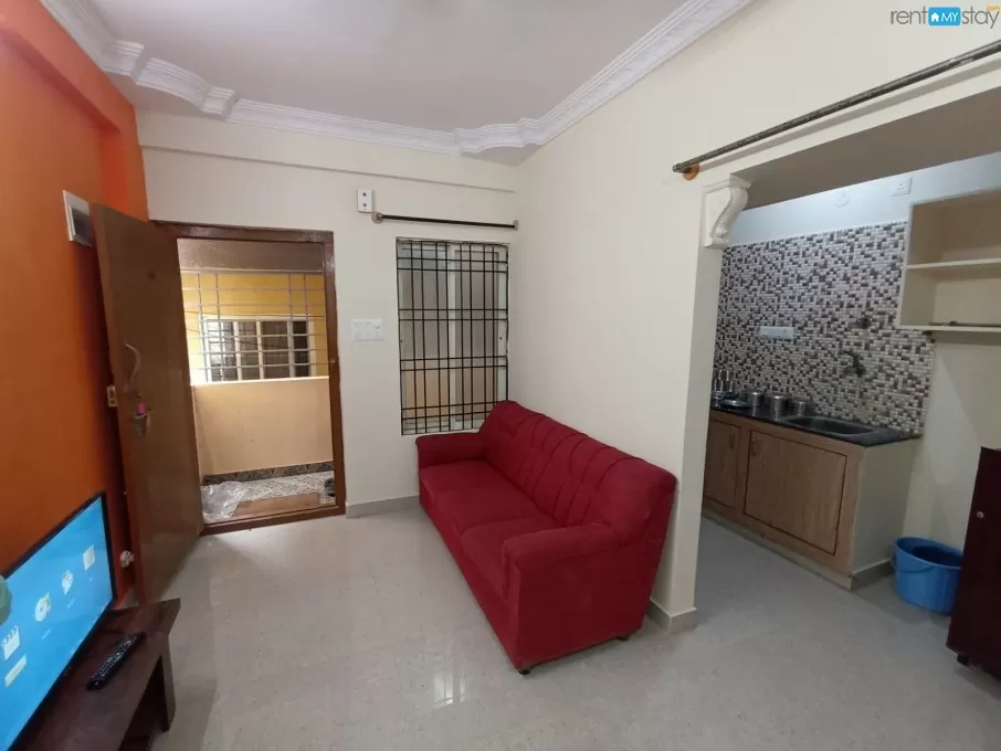 fully furnished 1BHK flat in marathahalli