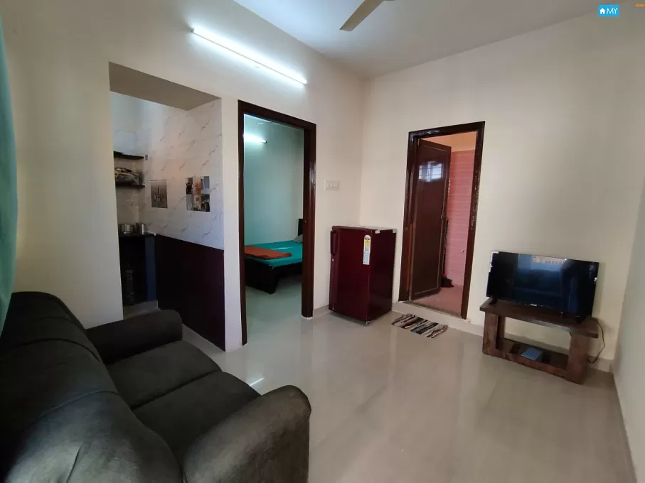 Bachelor friendly 1BHK Fully furnished flat in Marathahalli